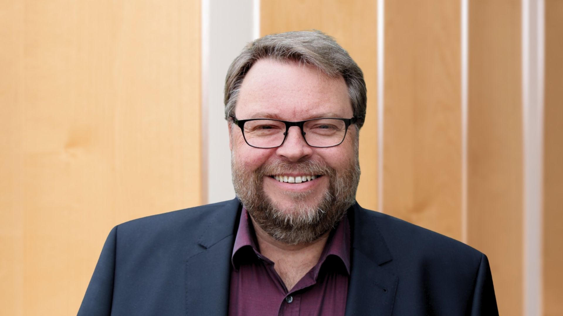 Portrait von Herrn Michael Braun, Mitglied des Stiftungsrates der Dr. Fritz Erler Stiftung. 