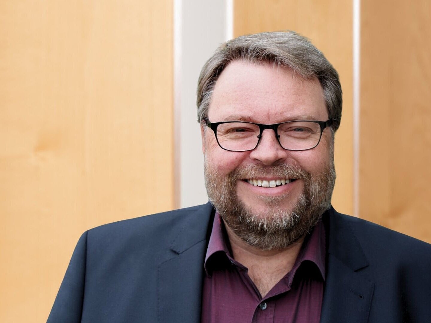 Portrait von Herrn Michael Braun, Mitglied des Stiftungsrates der Dr. Fritz Erler Stiftung. 